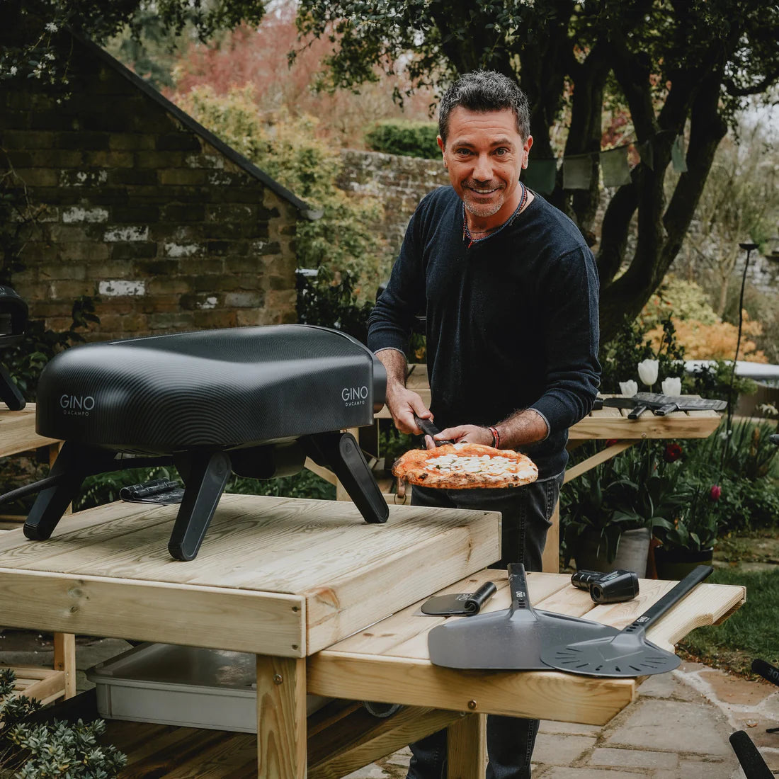 מרדת פיצה מחוררת